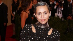 Miley Cyrus: Gender Saya Sama Saja