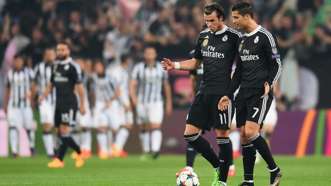 Barnett mengklaim para pemain Real Madrid tidak mempercayai Gareth Bale dan jarang memberi umpan kepada pemain asal Wales itu.