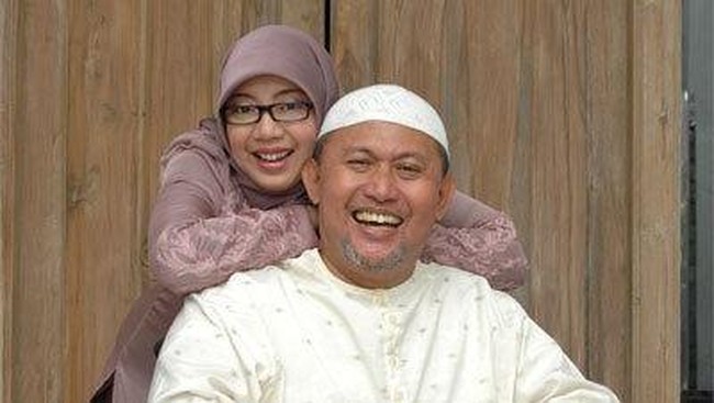 Nama Pepeng 'jari-jari' masuk ke dalam daftar trending topics worldwide, setelah kabar meninggal dunianya menyeruak di berbagai media.