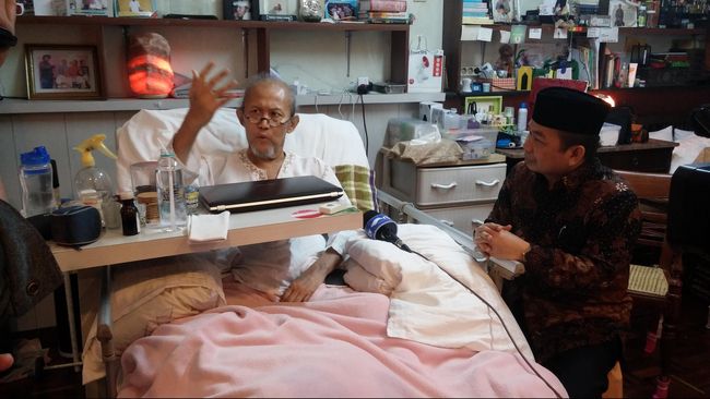 Jauh sebelum mengalami sakit jantung dan meninggal dunia, Pepeng telah bertahun-tahun hidup dengan penyakit langka multiple sclerosis.