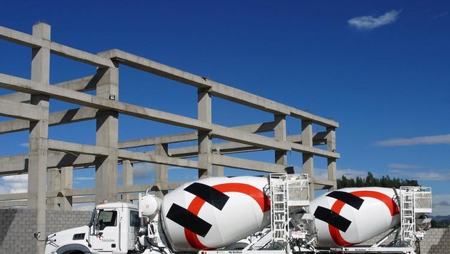 PT Holcim Indonesia Tbk resmi berganti nama menjadi PT Solusi Bangun Indonesia Tbk. Pergantian nama dilakukan usai diakuisisi oleh PT Semen Indonesia Tbk.