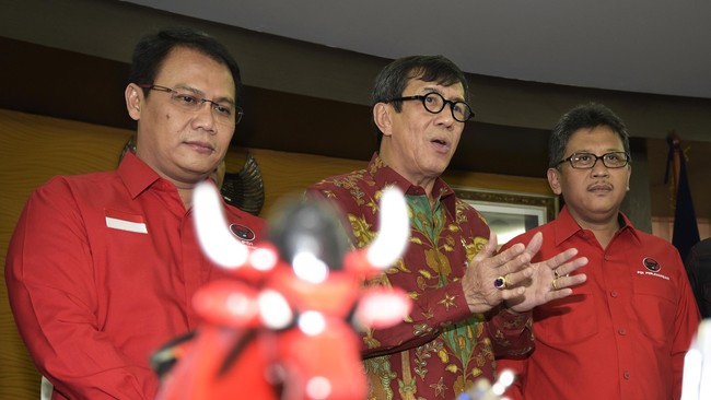 Keputusan mengesahkan salah satu kubu membuat kubu lain kecewa sehingga membuat isu negatif Yasonna mengemuka.