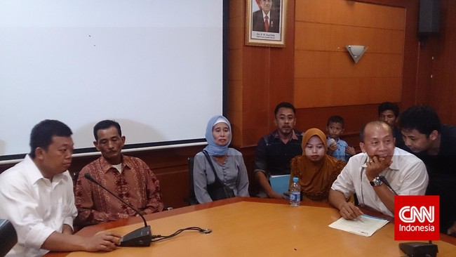 Cicih terancam hukuman pancung karena didakwa terlibat pembunuhan anak majikannya saat bekerja sebagai TKI di Uni Emirat Arab.