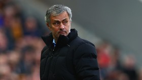 Mou: Insiden Fabregas Tak Perlu Kartu Merah