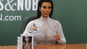 Kim Kardashian Kembali ke Depan Kamera