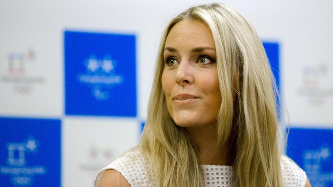 Dalam konferensi pers pengenalan Vonn, para awak media juga berusaha meminta komentar atlet ski itu mengenai putus hubungannya dengan Tiger Woods.