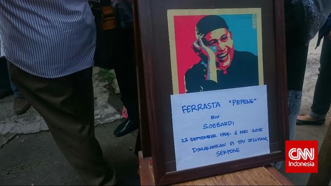 Sahabat berdatangan mengucap belasungkawa dan melepas kepergian Pepeng Soebardi untuk terakhir kali. Mereka masing-masing menyampaikan kenangannya.