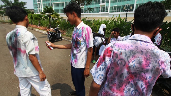 Kemendikbud menargetkan 10 persen dari semua sekolah memakai UNCBT pada tahun depan.
