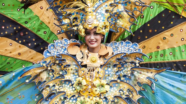 Wakil Gubernur Jakarta Djarot Saiful menganggap dana sebesar Rp 8 miliar untuk Jakarnaval hari ini terlalu besar. Padahal acara hanya berlangsung setengah hari.