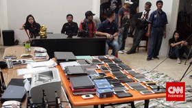 Pemerintah Razia Ponsel Ilegal di Semarang