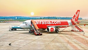 AirAsia Malaysia Sudah Tak Wajibkan Penumpang Pakai Masker