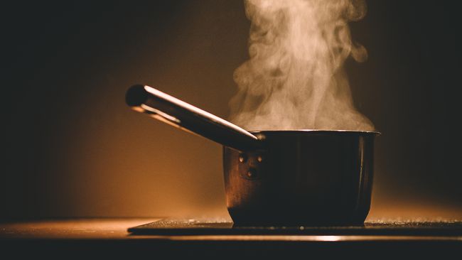 Asap beraroma harum dari setiap masakan yang Anda masak pun ternyata bisa memicu masalah kesehatan yang cukup serius. 