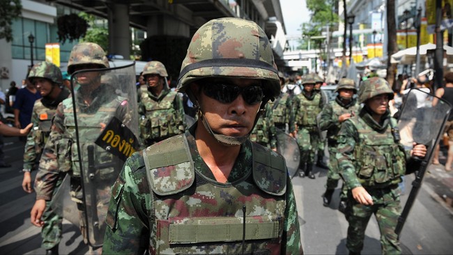 Tentara Thailand mengumpulkan puluhan ribu sampel DNA warga di selatan, lalu mencocokkannya dengan DNA yang ditemukan di tempat kejadian perkara.