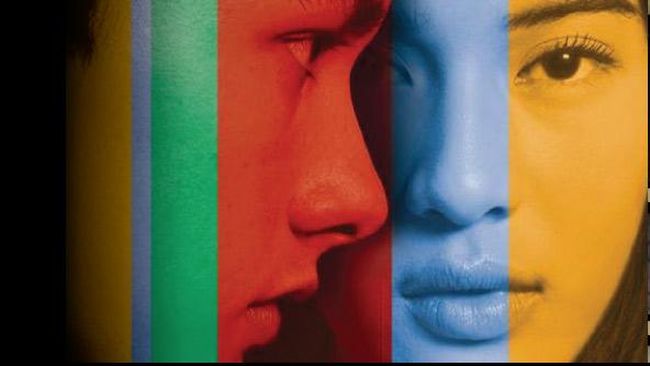 Ternyata ada kisah tersendiri yang melatari pembuatan poster film Ada Apa dengan Cinta pertama dan sekuelnya.