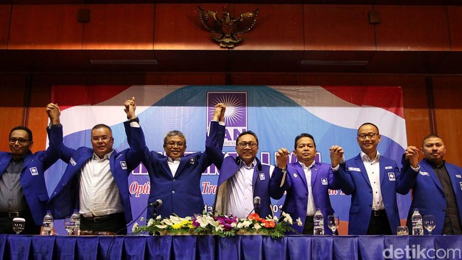 Isu perombakan Kabinet Kerja Jilid II membuat nama PAN diprediksikan bakal diajak berkolaborasi dalam jajaran menteri. PAN pun mengaku mampu berkontribusi.