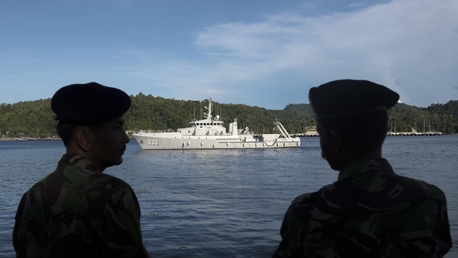 Dua kapal itu ialah Kapal Perusak Kawal Rudal (PKR)-1 dan Kapal Perang Strategic Sealift Vessel (SSV)-1. SSV juga jadi kapal perang perdana yang diekspor RI.