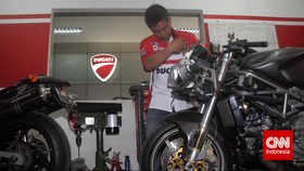 Volkswagen AG sedang mempertimbangkan untuk menjual divisi sepeda motor Ducati.