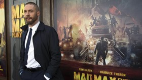 Tom Hardy Pastikan Kemarahan 'Mad Max' Masih Terus Berlanjut