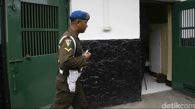 KPK mencontohkan Rumah Tahanan Guntur milik Kodam Jaya yang kini digunakan sebagai lokasi tahanan koruptor sebagai bentuk kerjasama konkret dengan TNI.