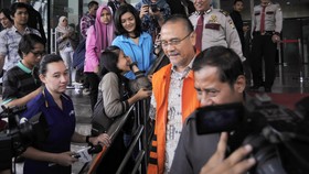 Diperiksa KPK soal Wisma Atlet, Pejabat Sumsel Lempar Senyum