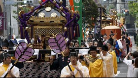 100 Kuil 'Jalan-jalan' di Kota Tokyo pada Festival Kanda