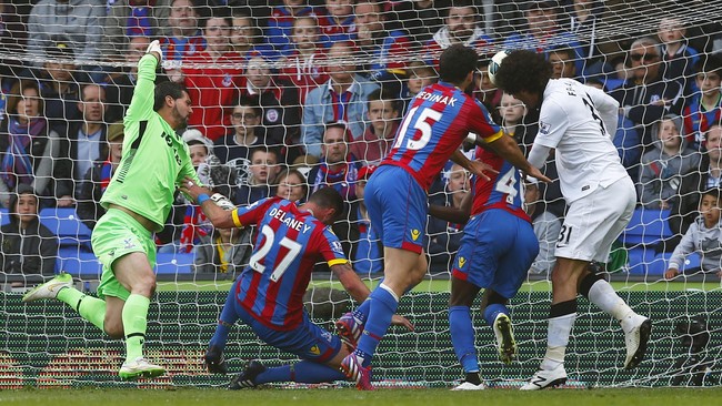 Manchester United berhasil mengakhiri tren kekalahan beruntun yang mereka alami usai berhasil menaklukkan tuan rumah Crystal Palace di Selhurst Park.
