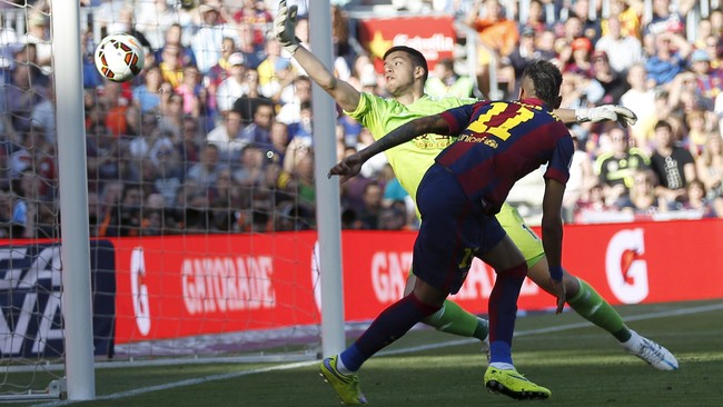 Pedro Rodriguez yang baru masuk menggantikan Rafinha menit ke-82, menciptakan gol indah. Pedro membobol gawang Sociedad melalui tendangan salto.