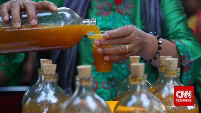 Kontribusi pendapatan bisnis perseroan dari segmen jamu ditargetkan meningkat dari saat ini 3 persen, menjadi 5-10 persen dalam lima tahun ke depan.