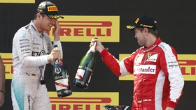 Rosberg Terkejut Unggul 45 Detik Atas Vettel