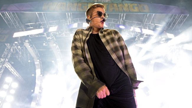 Justin Bieber kini menggandeng produsernya di album Purpose (2015), BloodPop untuk lagu berjudul Friends yang rilis Kamis tengah malam.