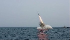 Angkatan Laut Rusia Uji Rudal Bulava dari Kapal Selam Nuklir