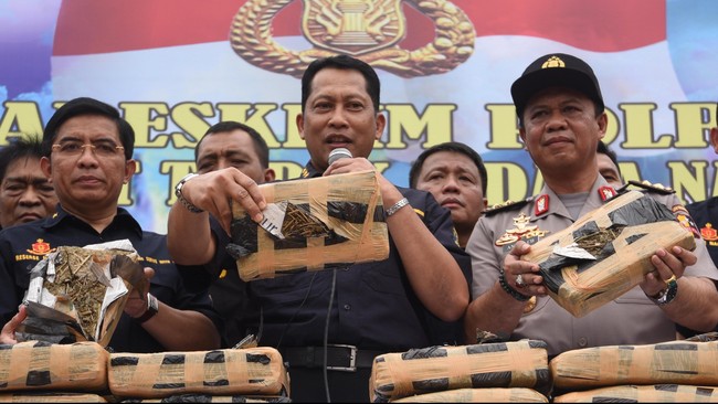 "Sanksi pidana terberat terserah pada hakim. Tapi dia juga bisa dipecat dari kepolisian," kata Budi Waseso.