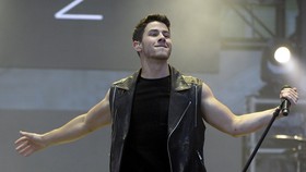 Nick Jonas Sementara Hindari Acara-acara Kontes Kecantikan
