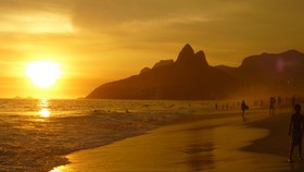 'Bakteri Super' Cemari Air di Pantai Brasil