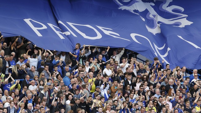 Pendukung Chelsea yang melakukan tindakan rasis di terhadap pria kulit hitam di Paris mendapatkan hukuman lima tahun dari pengadilan Inggris.