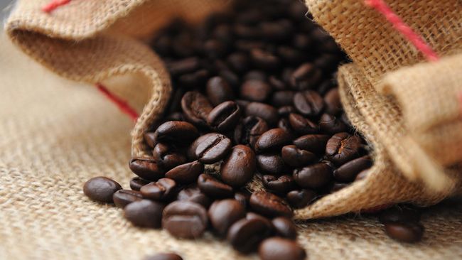 Meningkatnya ekspor kopi didukung oleh musim kering yang memberikan dampak sangat baik bagi proses penjemuran biji kopi.