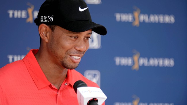 Woods ditahan polisi Florida karena diduga mengemudi di bawah pengaruh alkohol atau obat-obatan terlarang.