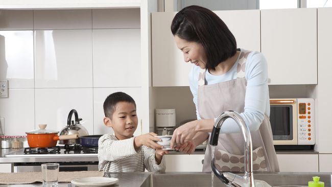 Anak Cowok Juga Bisa Punya <I>Quality Time</I> dengan Ibu Lho Ini beberapa tips buat kamu para cowok supaya enggak bakalan canggung kalau jalan bersama ibu.