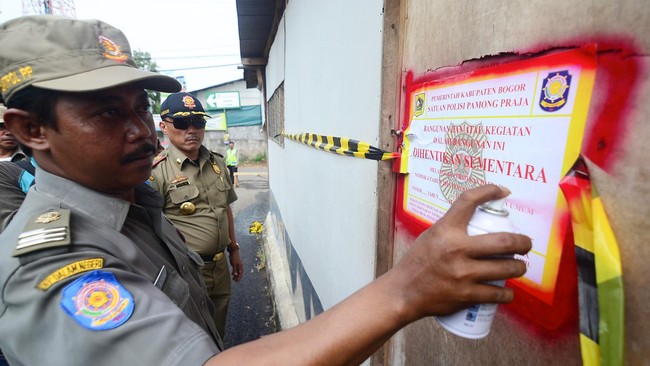 Satpol PP DKI Jakarta mengerahkan 405 personel untuk mengamankan tempat-tempat hiburan yang dilarang buka pada Ramadan tahun ini.