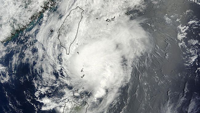 Angin Puting Beliung Sapu China, 6 Tewas dan 190 Luka Angin puting beliung menyapu bagian timur laut Provinsi Liaoning, China menewaskan enam orang dan 190 lainnya luka-luka.
