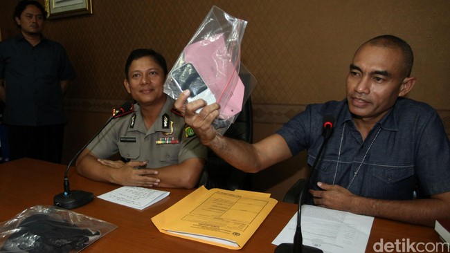 Kasat Reskrim Polres Jaksel AKBP Latuheru mengatakan sebanyak 200 orang yang dikelola Robbie adalah wanita, namun tak semuanya selebriti.