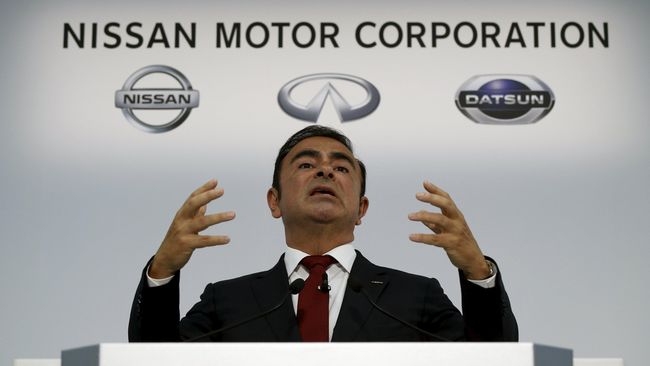 Renault Tunjuk Lagayette Gantikan Ghosn Dewan Direksi masih menahan diri untuk menggulingkan posisi Ghosn. Mereka masih menunggu informasi lebih lanjut tentang tuduhan pria berjuluk