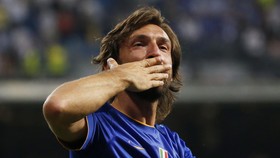 Selamat Tinggal dari Buffon untuk Andrea Pirlo