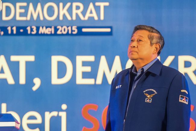 Langkah Mendekat SBY ke Megawati dan Jokowi SBY sampai mengirim utusan khusus menemui Megawati demi mendatangkannya ke Kongres Demokrat. Untuk memulihkan hubungan buruk di masa lalu, atau ada tujuan lain?