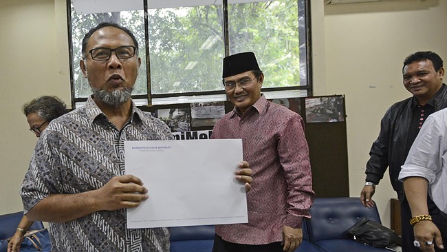 Polisi menolak permintaan SP3 Bambang Widjojanto dengan alasan syarat untuk Bareskrim Polri mengeluarkan penghentian perkara tidak cukup kuat.