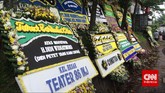 Didi Petet Pejam Mata dalam Damai Didi Petet menutup mata selamanya, hari ini (15/5). Segenap kerabat dan sahabat berduyun mengantar sang aktor ke peristirahatan terakhir di TPU Tanah Kusir.