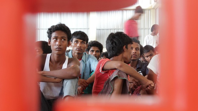 Pemerintah Myanmar membantah hasil rekaman video telepon genggam soal keberadaan lima kuburan massal di kampung Gu Dar Pyin, Rakhine.