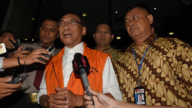 Pemanggilan dilakukan lembaga antirasuah untuk mendapatkan keterangan soal penyalahggunaan wewenang Jero pada saat menjabat Menteri Budaya dan Pariwisata.