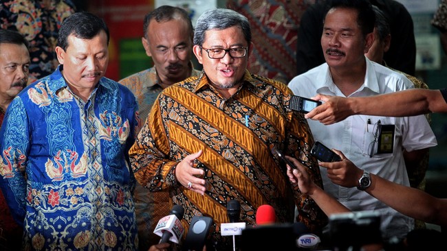 Gubernur Jawa Barat Ahmad Heryawan menyampaikan langsung kepada Anies Baswedan tentang kesediaannya menjadi juru kampanye putaran kedua Pilkada DKI 2017.