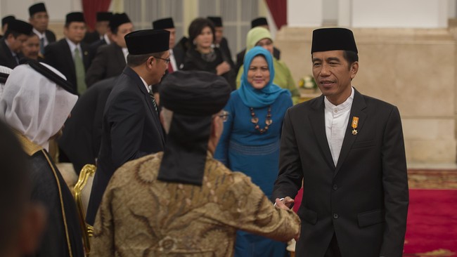 Presiden Joko Widodo mulai mengimplementasikan Program Satu Juta Hektare lahan sawah untuk lumbung padi nasional di Kabupaten Merauke.